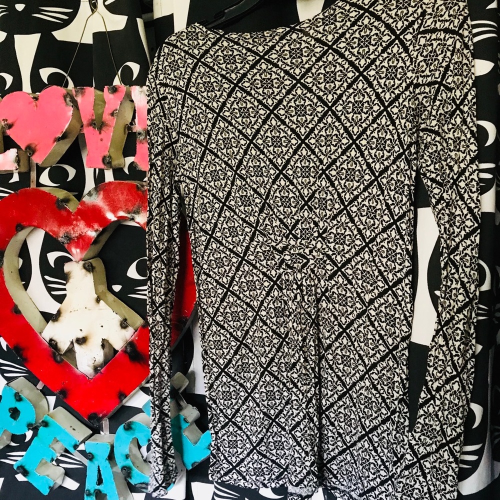 *5 for $25* Never worn long sleeve Mossimo top XS - Picture 2 of 4